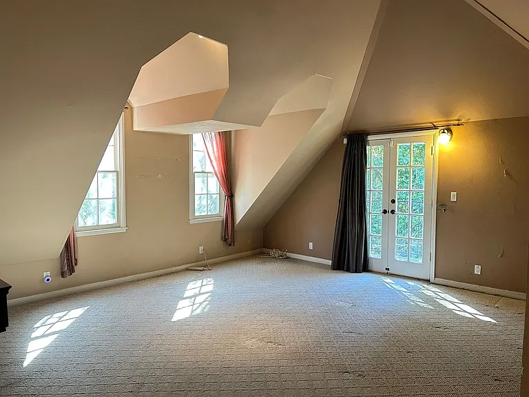 300 S Timken Rd — Photo 33