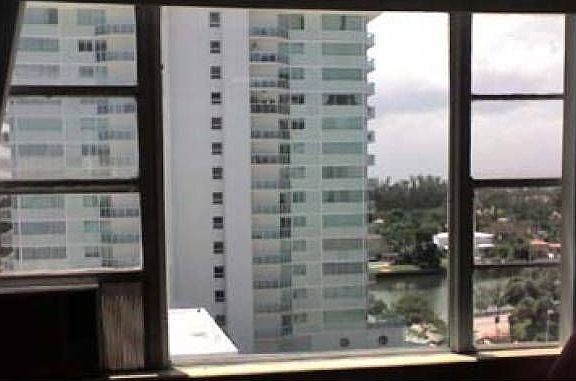5th image of 3425 Collins Ave