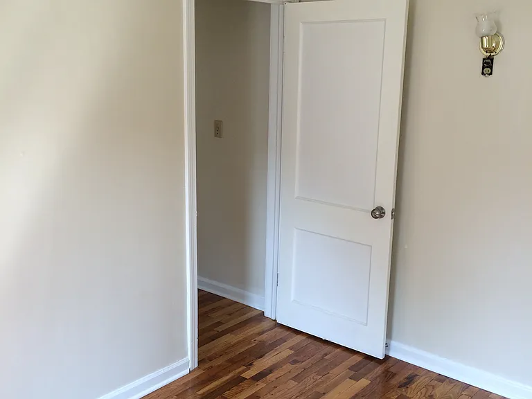 217 W Berry Ave — Photo 10