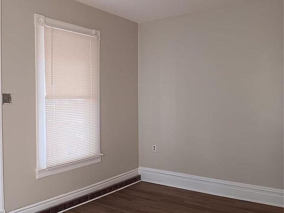 3rd image of 350 S Harvey Ave