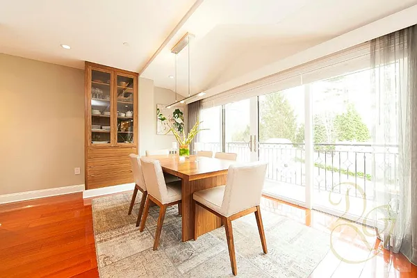 Sold by Dorsa Group | media 15