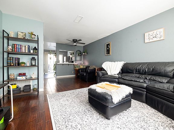 3rd image of 10331 Restful Ct