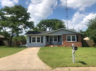 96 Oakridge Dr, Warner Robins, GA 31093