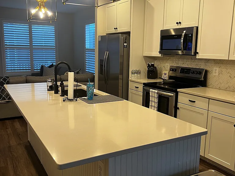 2215 Swallowtail Ln — Photo 5