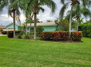 26 Island Dr, Treasure Island, FL 33706