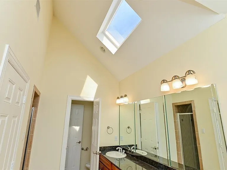 802 Garden Trace Ln — Photo 14