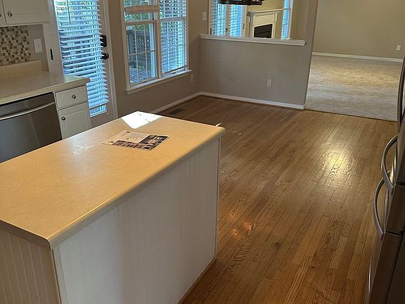 3rd image of 3000 Sandy Bluff Pl