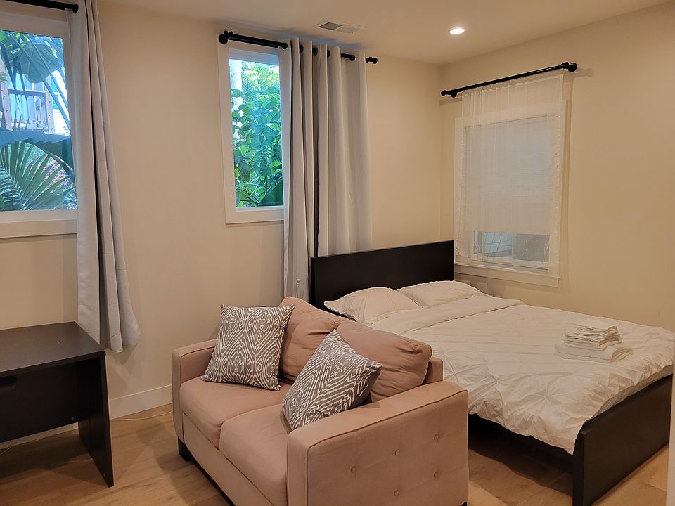 1st image of 30 Roosevelt Way