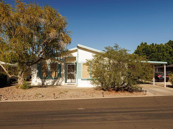 2nd image of 3711 S Lakeside Cir