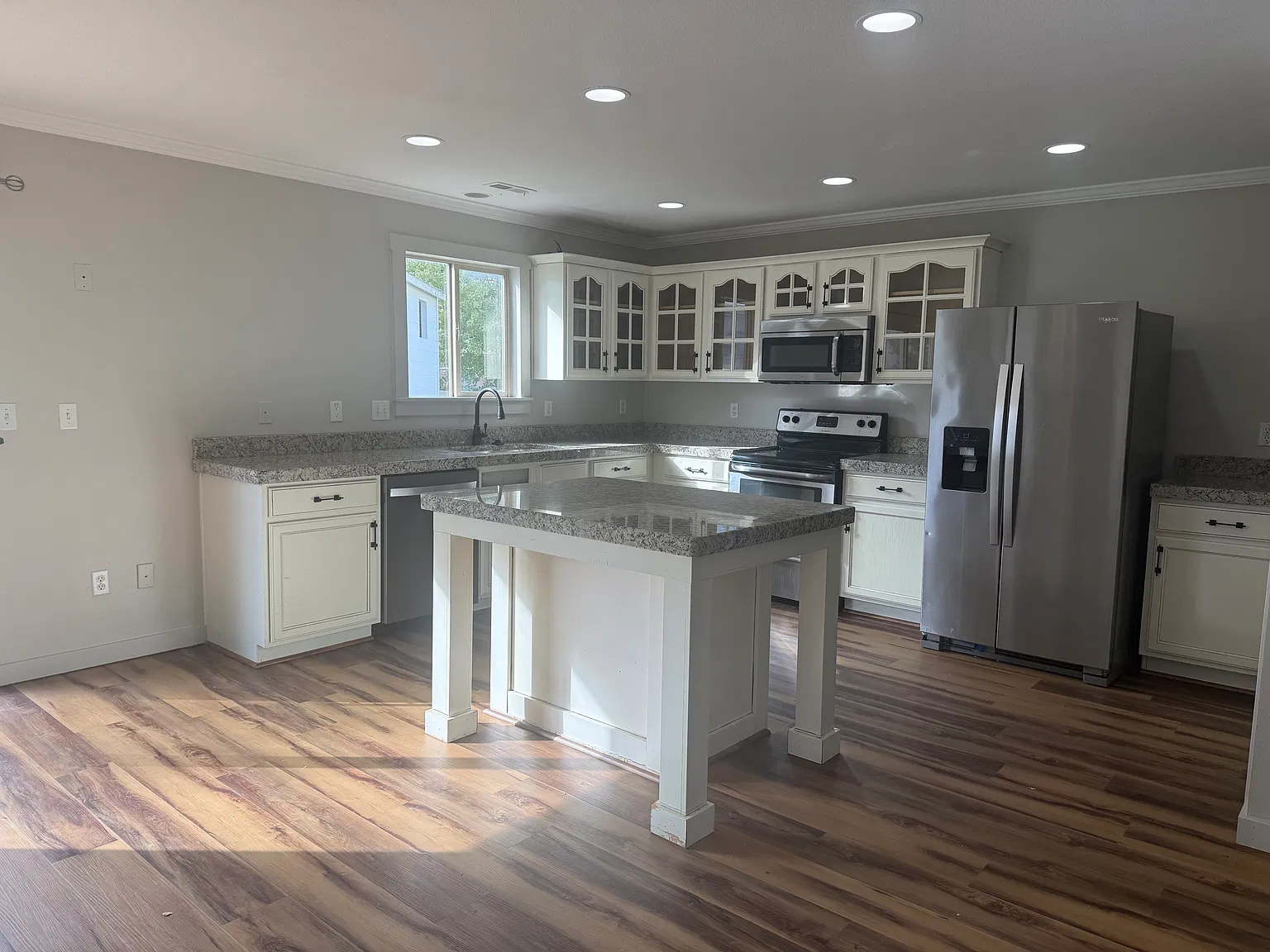 4 bed, 2924 sqft, $2,600 — Photo 4