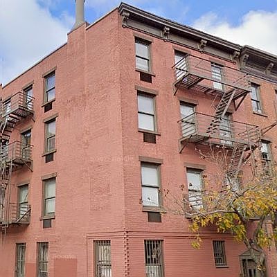 5th image of 752 Greenwich St APT 4A