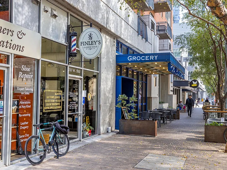 Downtown_retail (7)