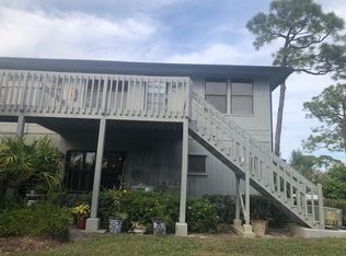 671 S Centre Ct SW APT 201, Vero Beach, FL 32962