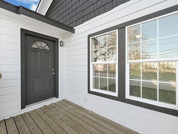 3rd image of 3004 Wayne St