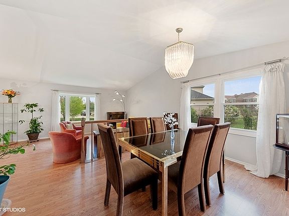 5th image of 625 E Pennsylvania Ct
