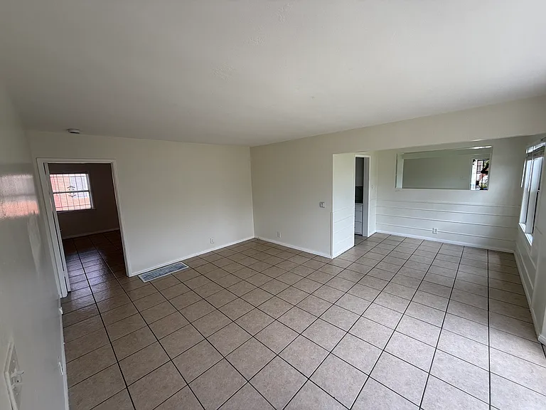 8948 California Ave #B — Photo 2