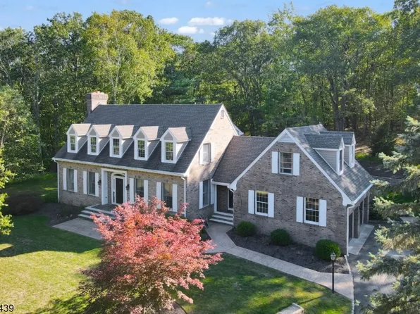 16 Pond View Dr, West Milford Twp., NJ 07480