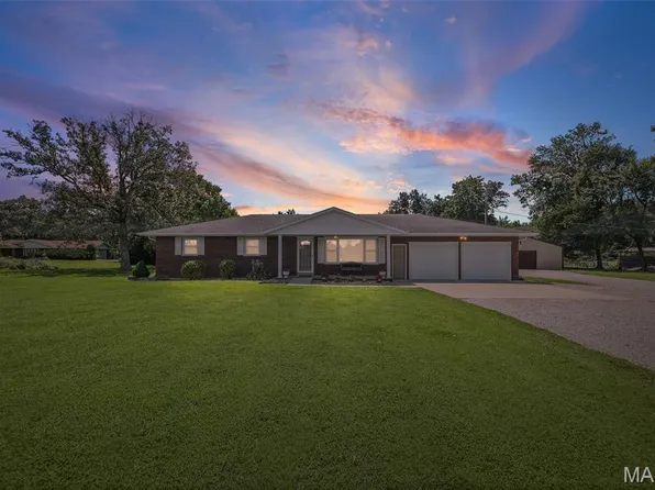 13906 Klaus Lake Rd, Highland, IL 62249
