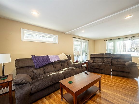 2nd image of 94 Boxford St