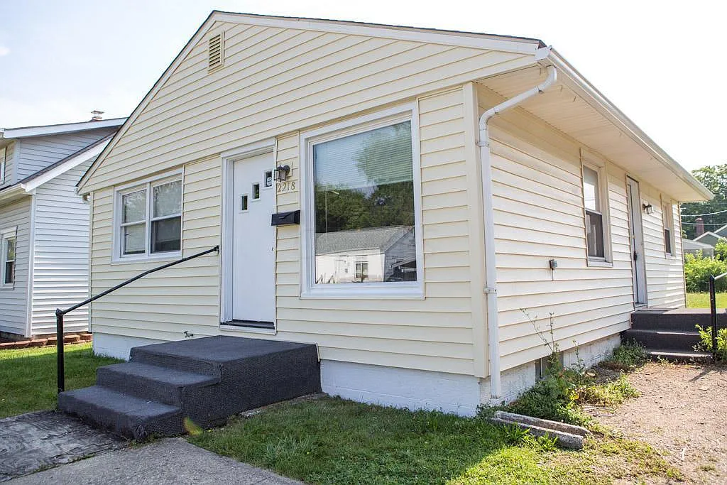 2218 Hamilton Ave photo 1