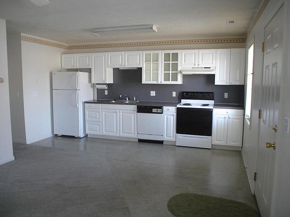 5th image of 3125 9th Ave