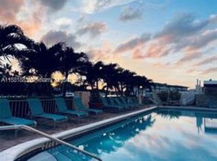 401 Golden Isles Dr APT 903, Hallandale, FL 33009