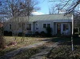 436 Hartwell St, Royston, GA 30662