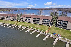820 Cliffs Dr #306