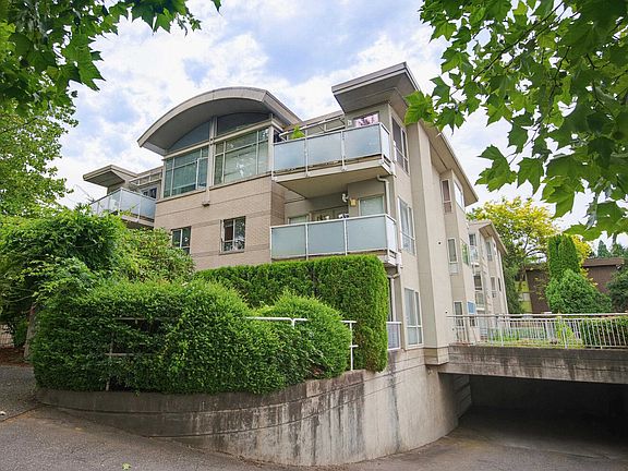 3rd image of 33682 Marshall Rd #8