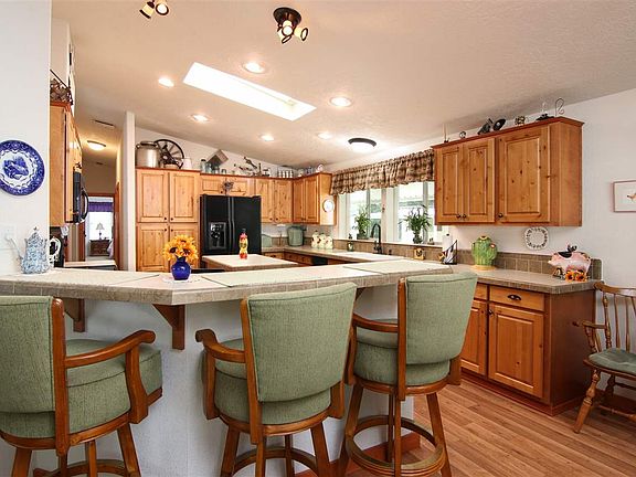 4th image of 208 S Neyland Ave Spc 27