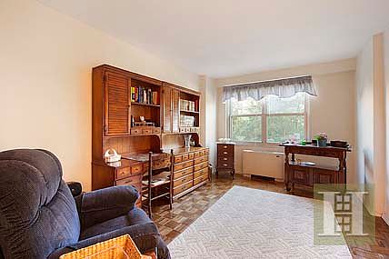 4th image of 555 Kappock St APT 5H