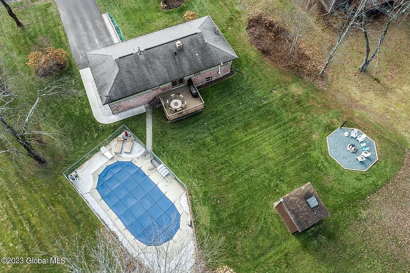 4th image of 7 Tamarac Drive