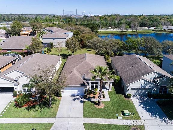 3rd image of 9632 Heron Pointe Dr