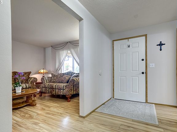 5th image of 15801 NE 85th St