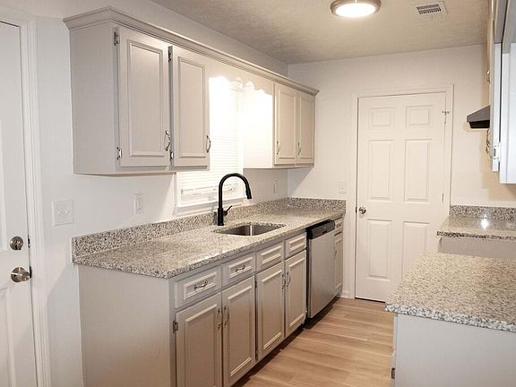 5th image of 95 Lee Rd #2095