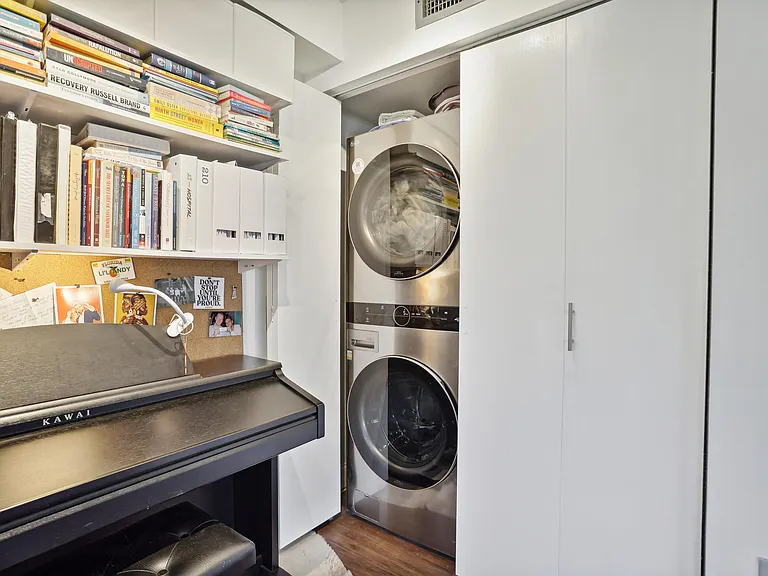 306 NE 1st Ave #210 — Photo 10