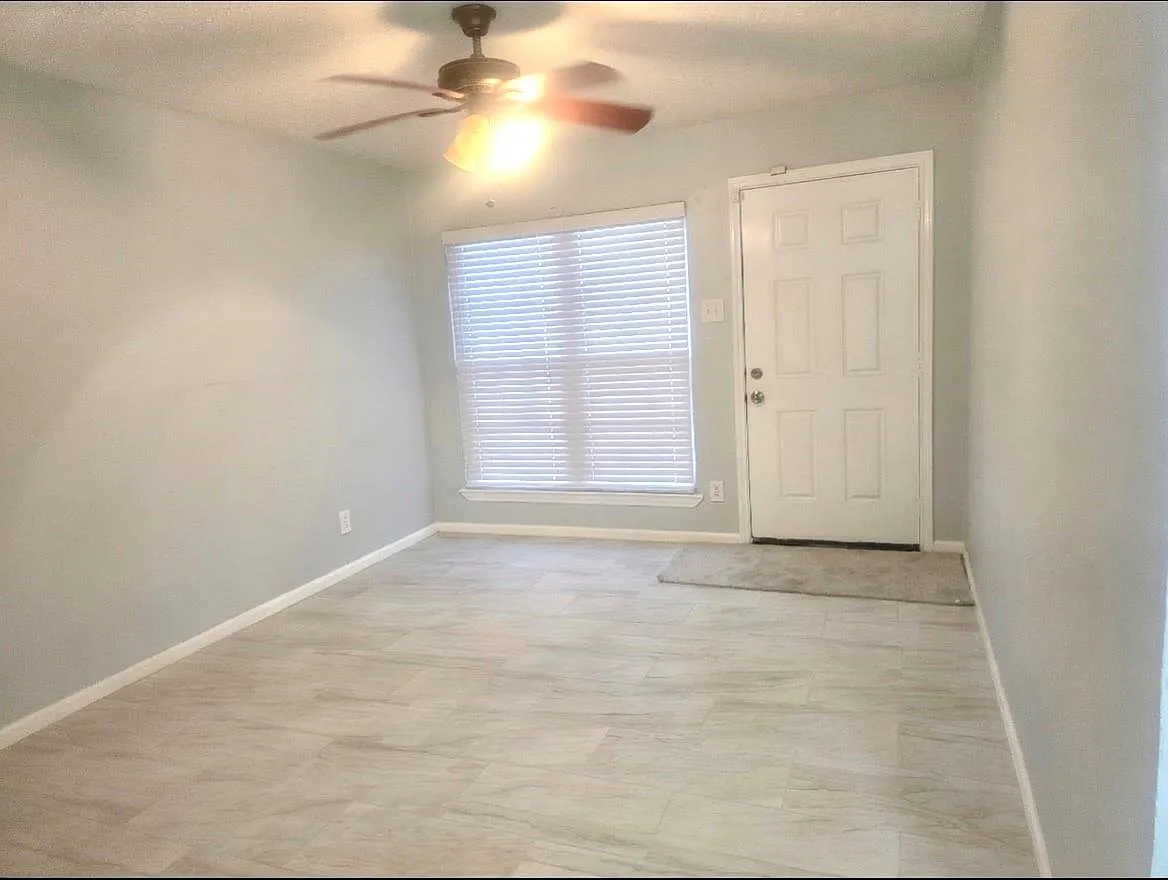 3 bed, 1.0 bath, 886 sqft, $1,595 — Photo 2