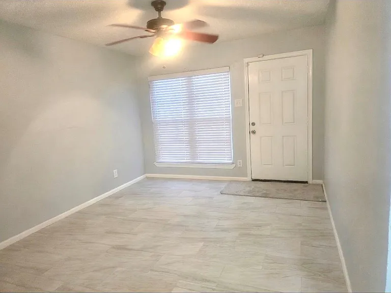 7702 Claiborne St — Photo 2