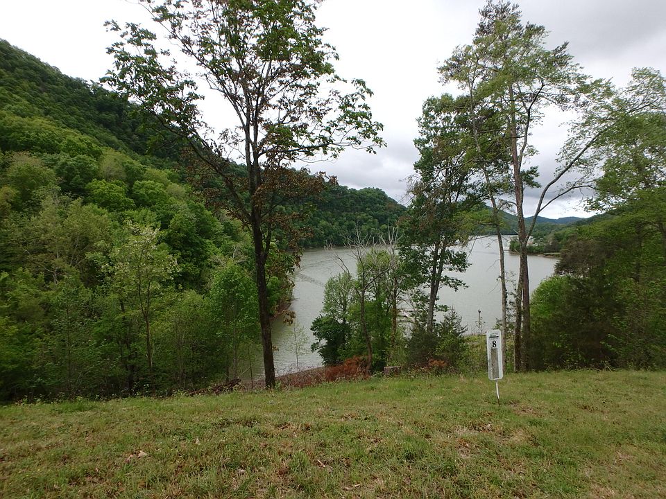 1st image of 8 Walnut Bend Dr
