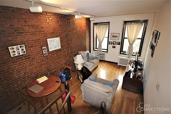 Rented by City Connections Realty | media 1