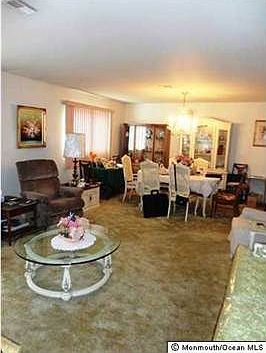4th image of 61 Bonaire Dr