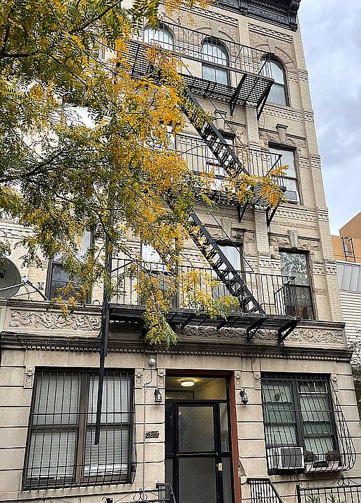 2nd image of 685 Jefferson Ave
