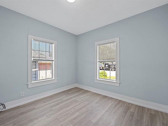 3rd image of 1511 36th St