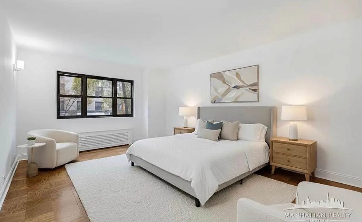 165 East 35th Street — Photo 3
