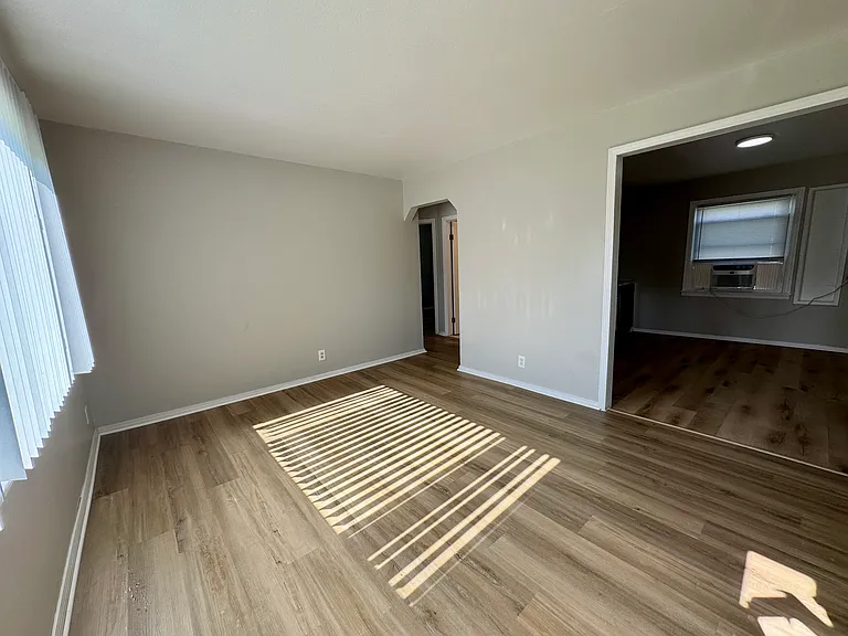 26234 Woodmont St — Photo 4