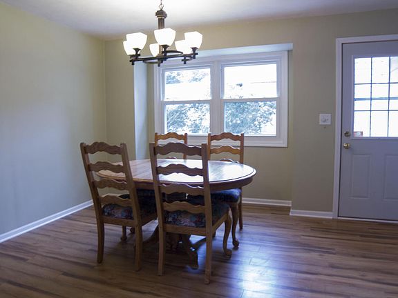 5th image of 2454 Michael Ave SW