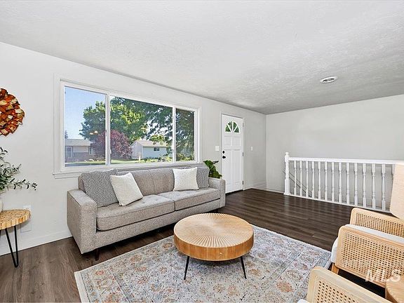 5th image of 1023 Wirsching Ave W