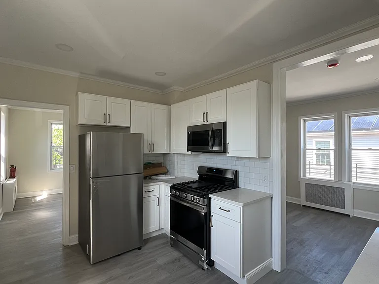 29 Laurel Ave #2 — Photo 2