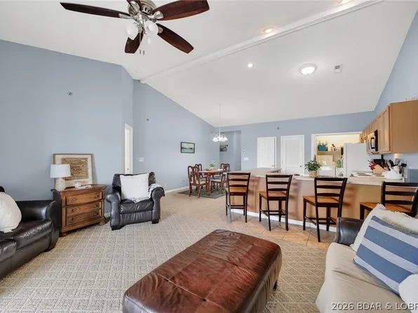 498 Mimosa Beach Dr #5B, Climax Springs, MO 65324