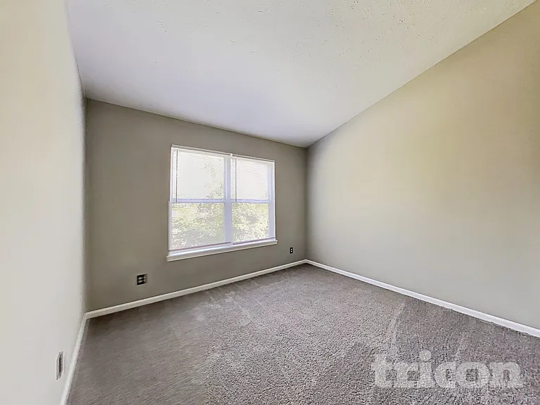 3210 Crestwell Dr — Photo 9